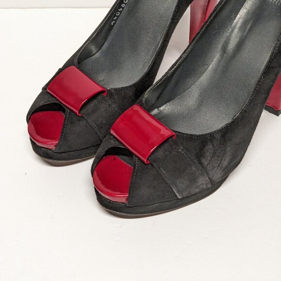 Stuart Weitzman Red and Black Suede Stiletto Peep Toe Heels Puente Size 9.5 - Picture 2 of 7